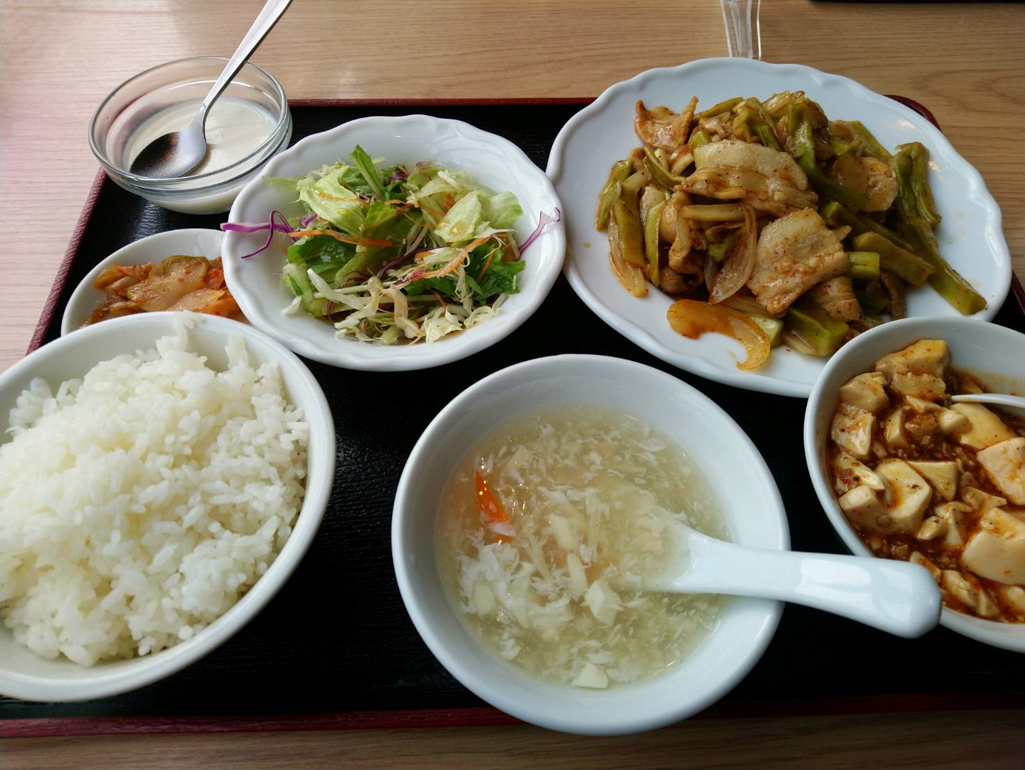 新荘園の秋葉原店で食べたランチ定食と麻婆豆腐