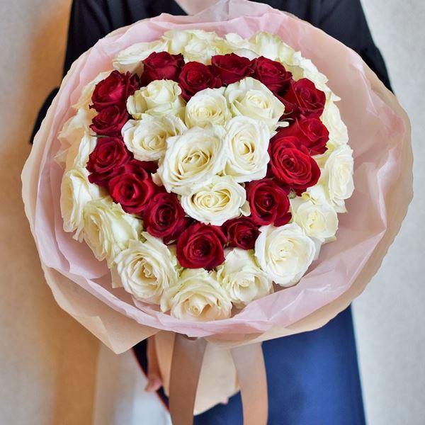 プロポーズ花束、バラでつくるハート型3