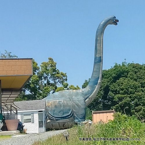 周智郡森町中川の恐竜（静岡県森町）こんなところで恐竜発見！