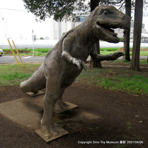 「グリーンタウンしもつけ」の諏訪山公園、恐竜たちに会いに行きました！