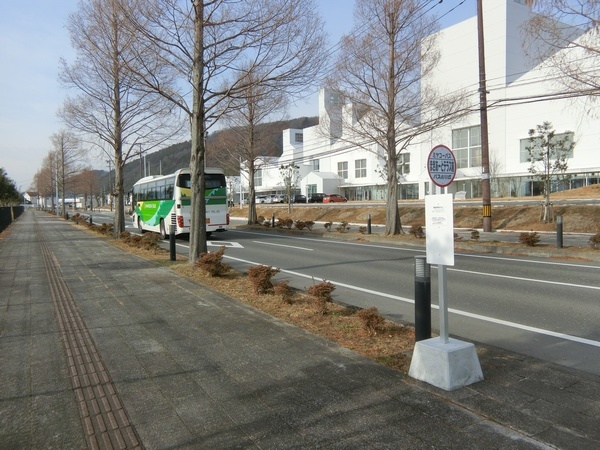 １停留所とバス