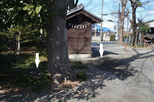 川田谷　諏訪神社の力石2・3