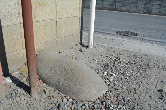 放光寺 参道入口の石