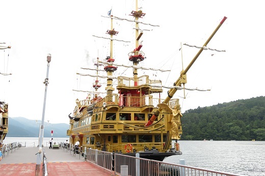 最新海賊船「クイーン芦ノ湖」