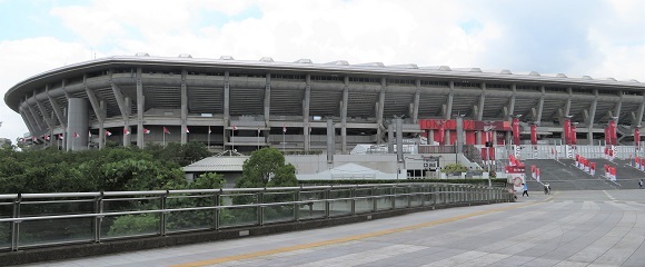 横浜国際総合競技場の外観