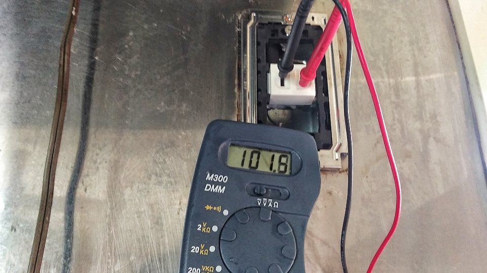 コンセント電圧測定