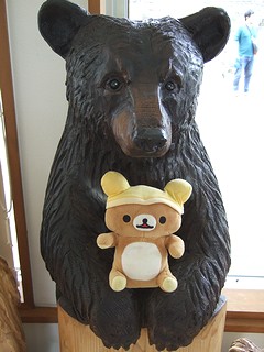 ラベンダーパーク多可：木彫りの熊